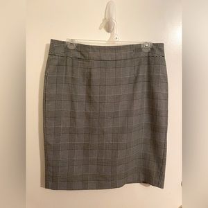 Black and Gray plaid Calvin Klein pencil skirt.